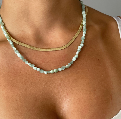 Collar Ophidia dorado y brisa turquesa